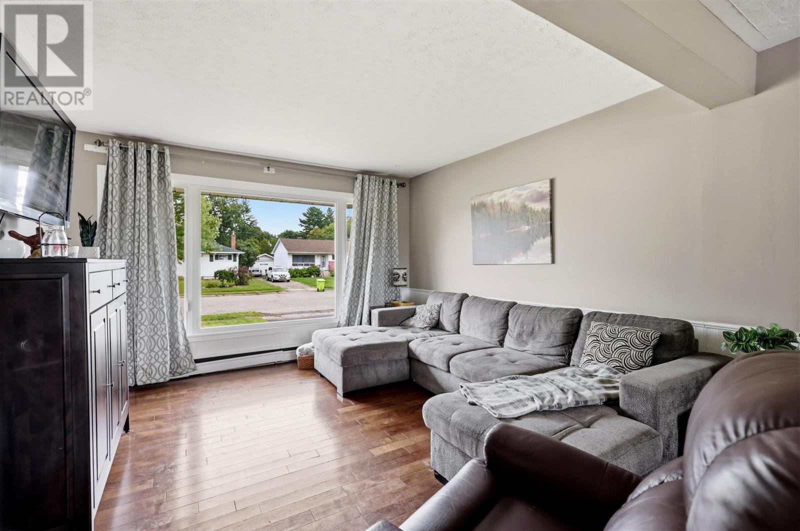 75 Indiana Dr, Sault Ste. Marie, Ontario  P6A 4Y4 - Photo 6 - SM262471