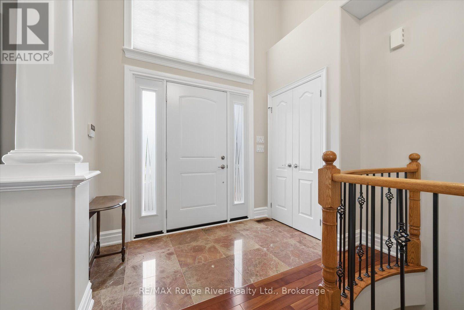 26 Hanover Court, Whitby, Ontario  L1N 7J2 - Photo 6 - E13759738
