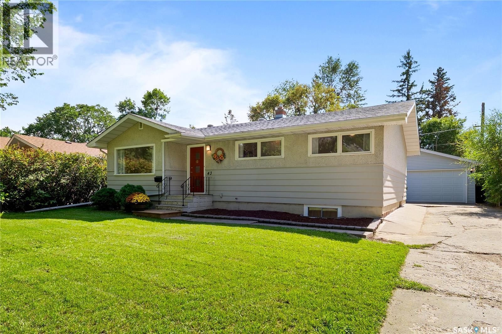 43 Cowburn Crescent, Regina, Saskatchewan  S4S 5R9 - Photo 2 - SK047614