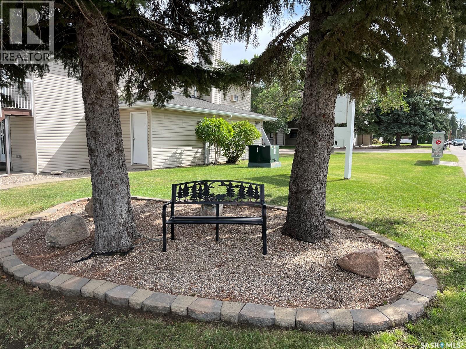 106 67 Wood Lily Drive, Moose Jaw, Saskatchewan  S6J 1G6 - Photo 2 - SK047526