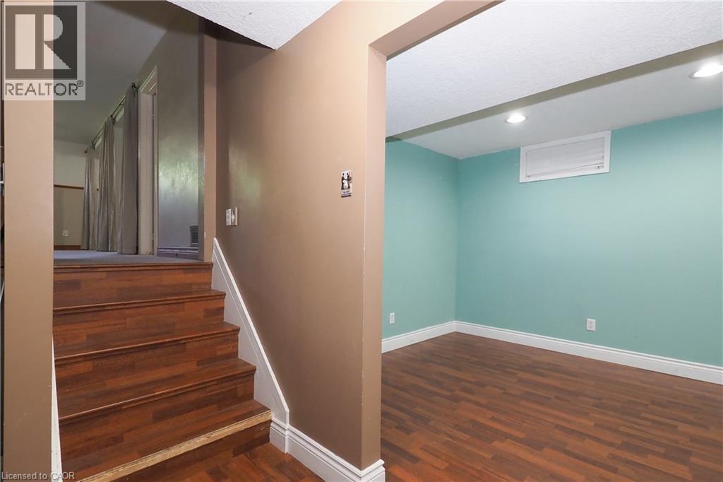 870 Strasburg Road, Kitchener, Ontario  N2E 2K4 - Photo 36 - 40859569