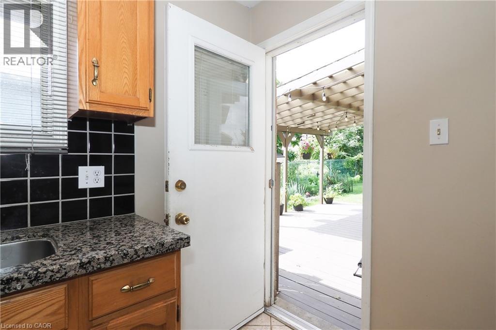 870 Strasburg Road, Kitchener, Ontario  N2E 2K4 - Photo 19 - 40859569