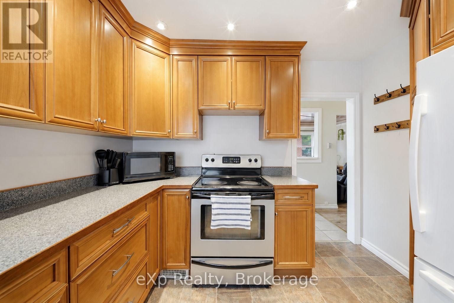 17 Burton Street, Belleville, Ontario  K8P 1E5 - Photo 7 - X13759586