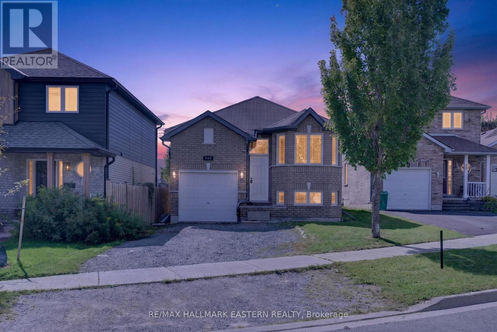 656 CLANCY CRESCENT, Peterborough, Ontario