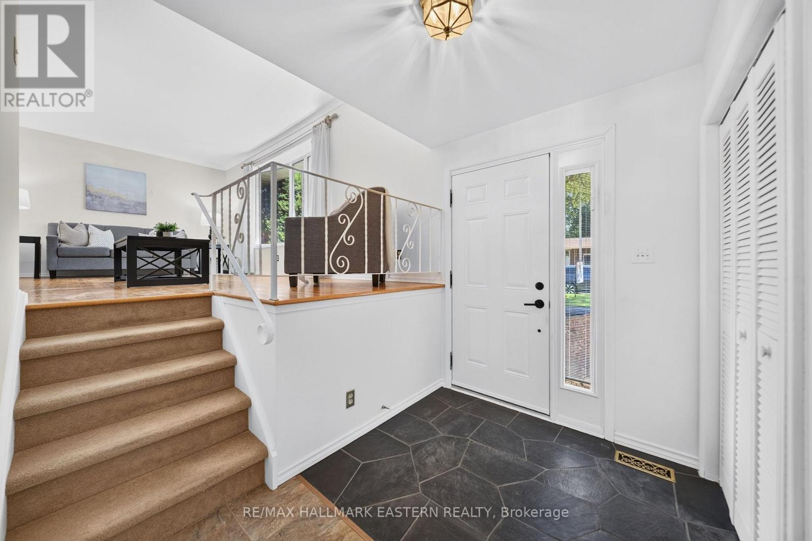 1337 Franklin Drive W, Peterborough, Ontario  K9H 6Z5 - Photo 4 - X13759826