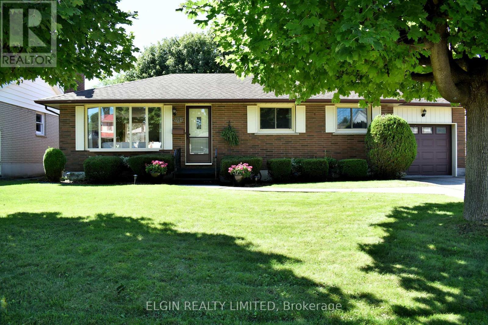181 Locust Street, St. Thomas, Ontario  N5R 2C8 - Photo 2 - X13759624