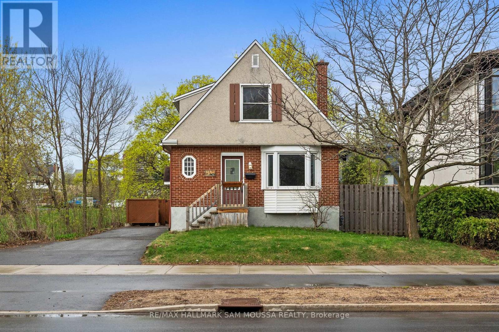 378 Byron Avenue, Ottawa, Ontario  K1Z 6Z2 - Photo 1 - X13759496
