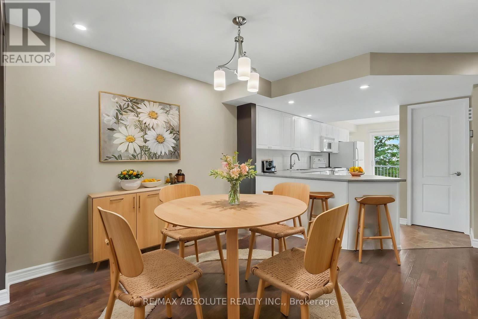 294 Cresthaven Drive, Ottawa, Ontario  K2G 6W4 - Photo 4 - X13759528