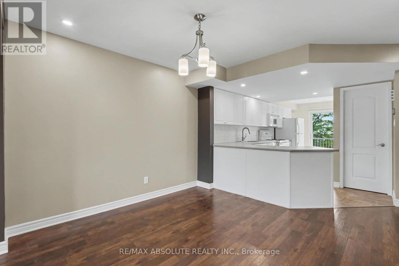 294 Cresthaven Drive, Ottawa, Ontario  K2G 6W4 - Photo 5 - X13759528