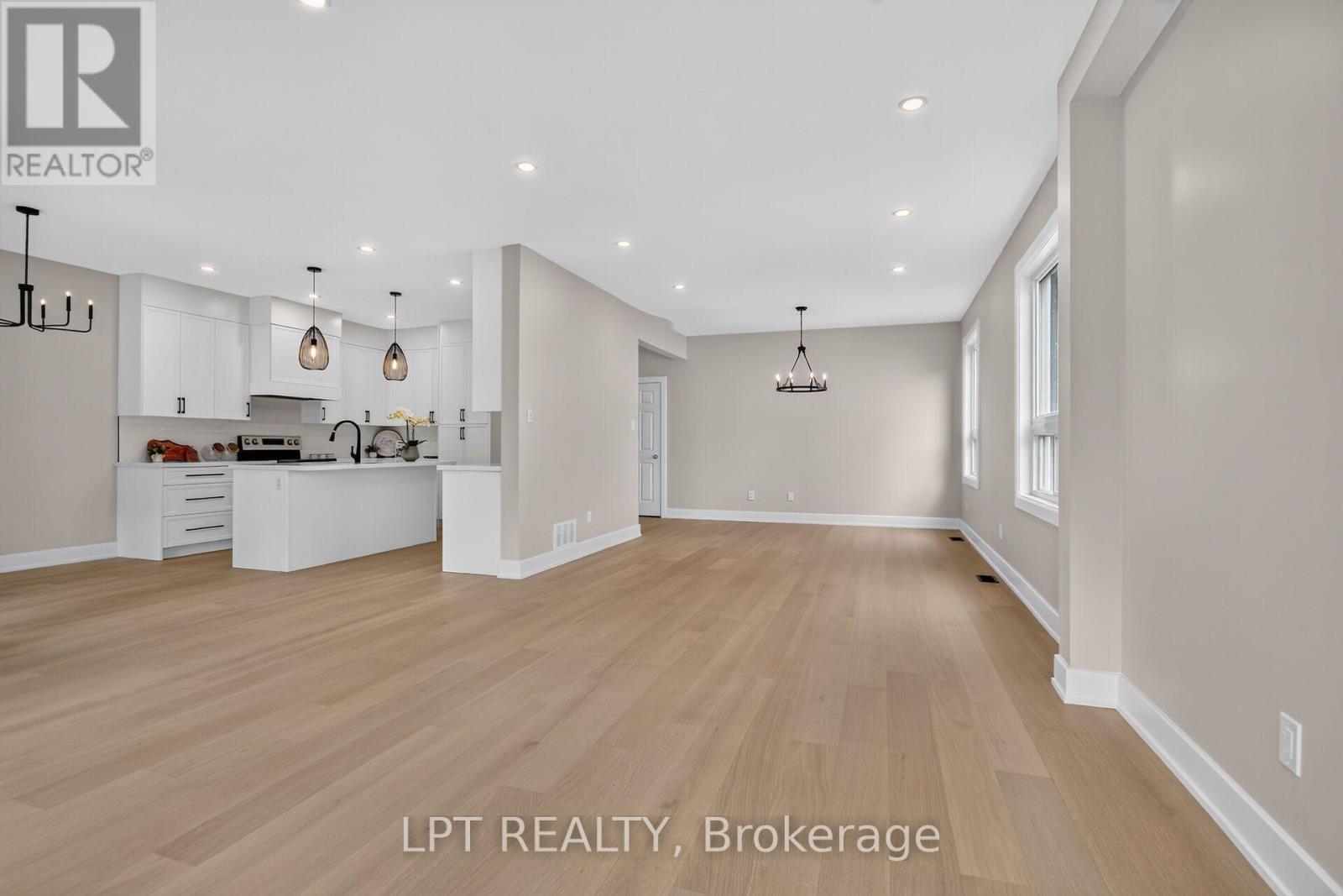 97 Black Bear Way, Ottawa, Ontario  K2S 2G6 - Photo 12 - X13759662
