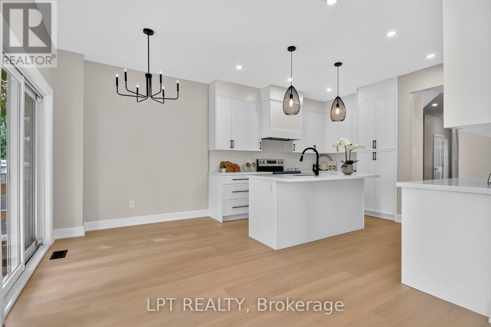 97 Black Bear Way, Ottawa, Ontario  K2S 2G6 - Photo 7 - X13759662