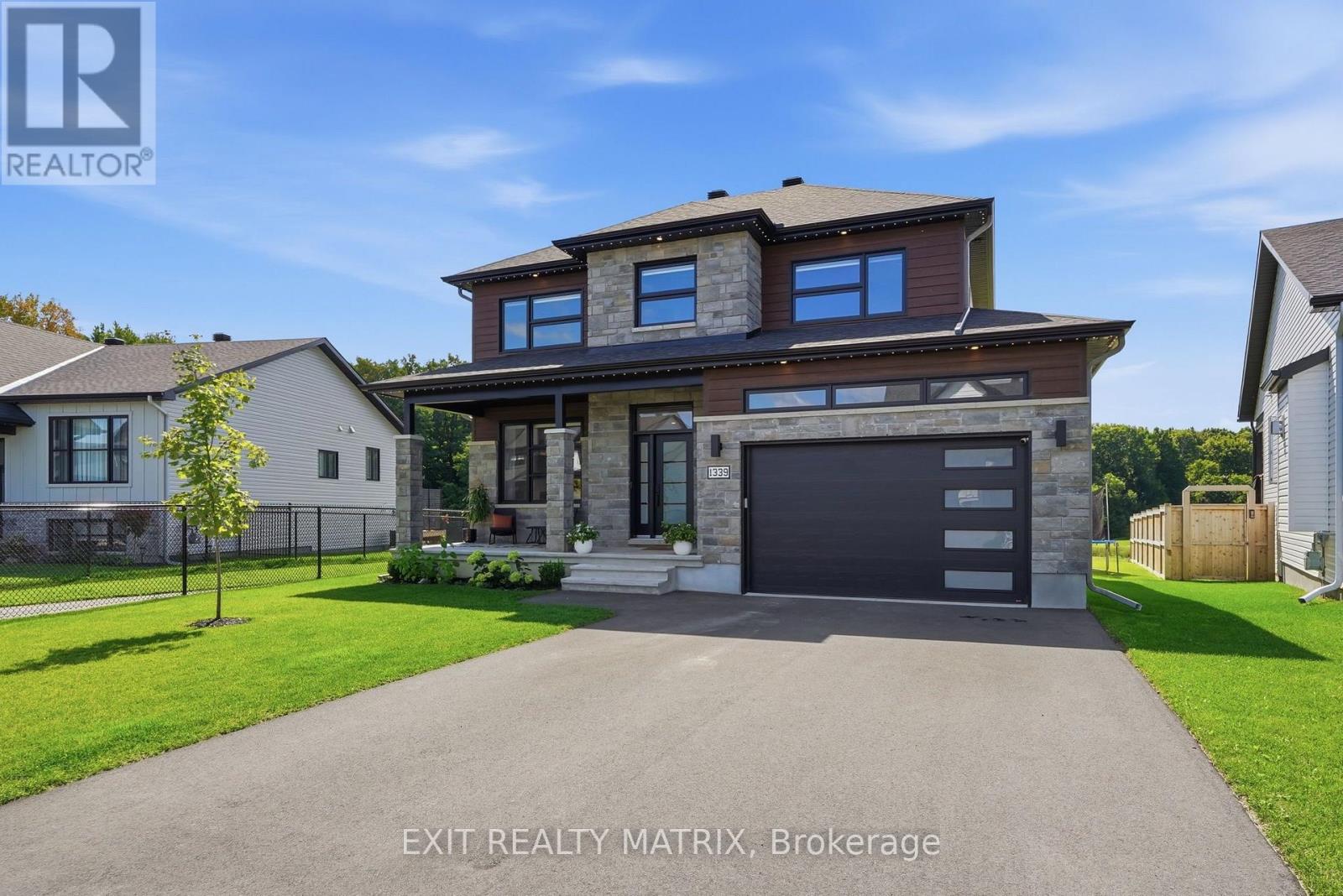 1339 Fribourg Street, Russell, Ontario  K0A 1W0 - Photo 2 - X13759776
