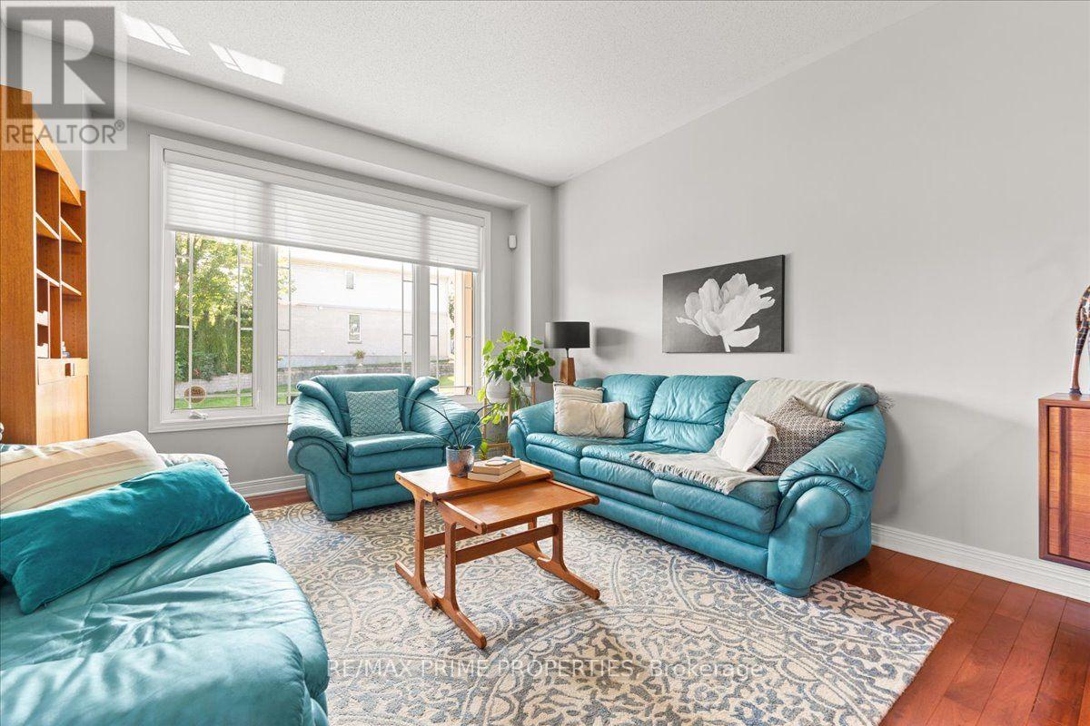 20 Quarry Ridge Drive, Ottawa, Ontario  K1C 7S2 - Photo 8 - X13759870