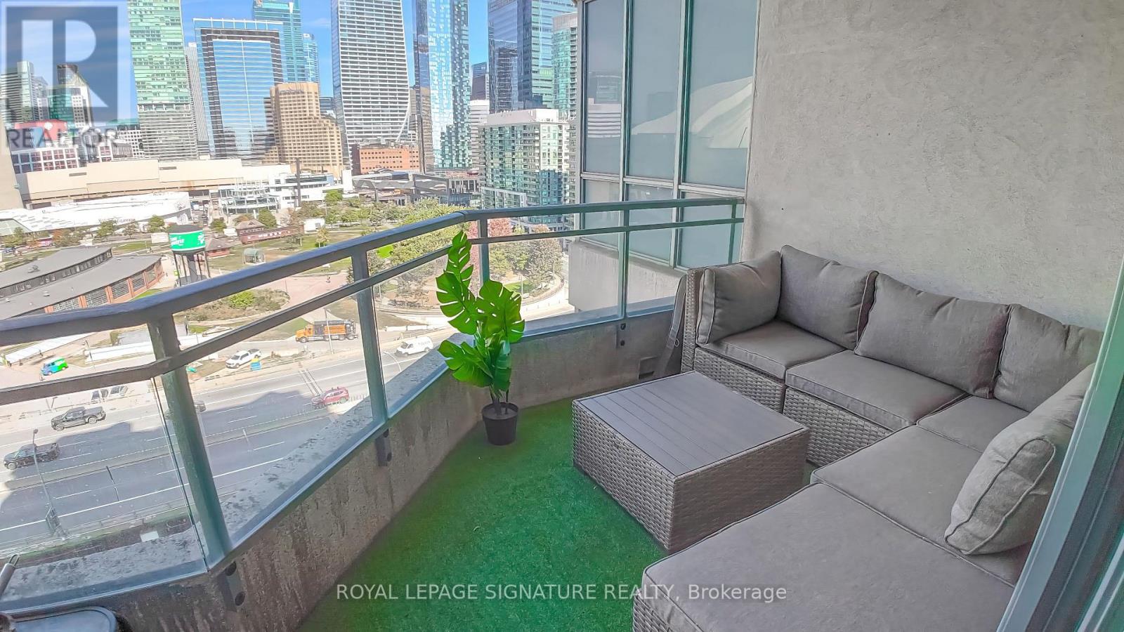 1726 - 230 Queens Quay W, Toronto, Ontario  M5J 2Y7 - Photo 12 - C13759878