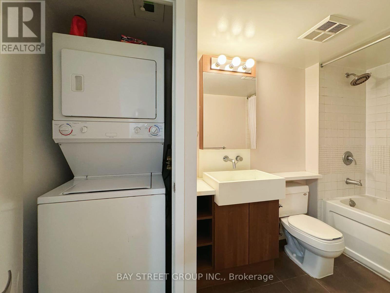 807 - 11 Brunel Court, Toronto, Ontario  M5V 3Y3 - Photo 10 - C13759898