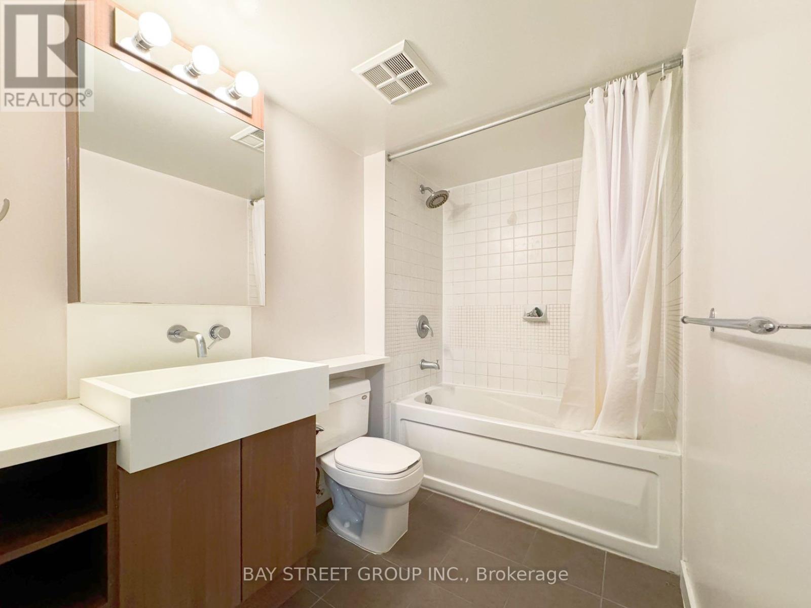 807 - 11 Brunel Court, Toronto, Ontario  M5V 3Y3 - Photo 11 - C13759898