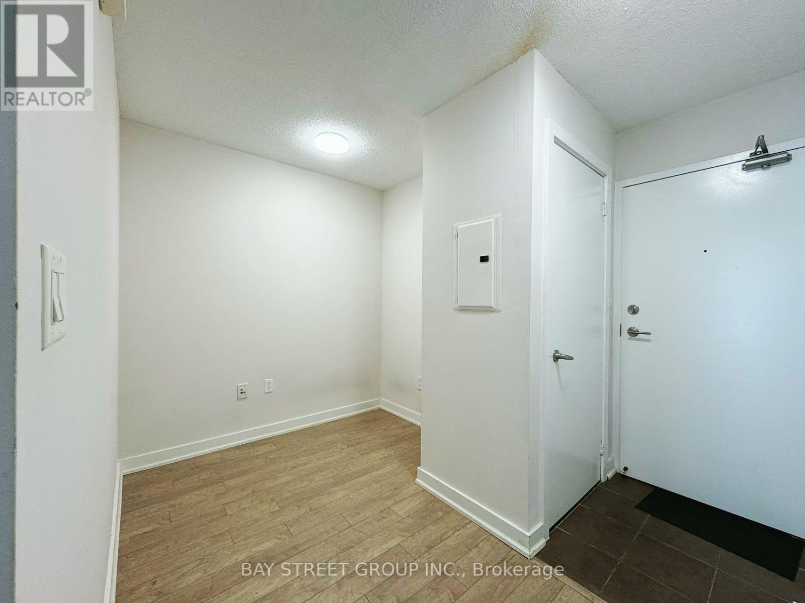 807 - 11 Brunel Court, Toronto, Ontario  M5V 3Y3 - Photo 6 - C13759898