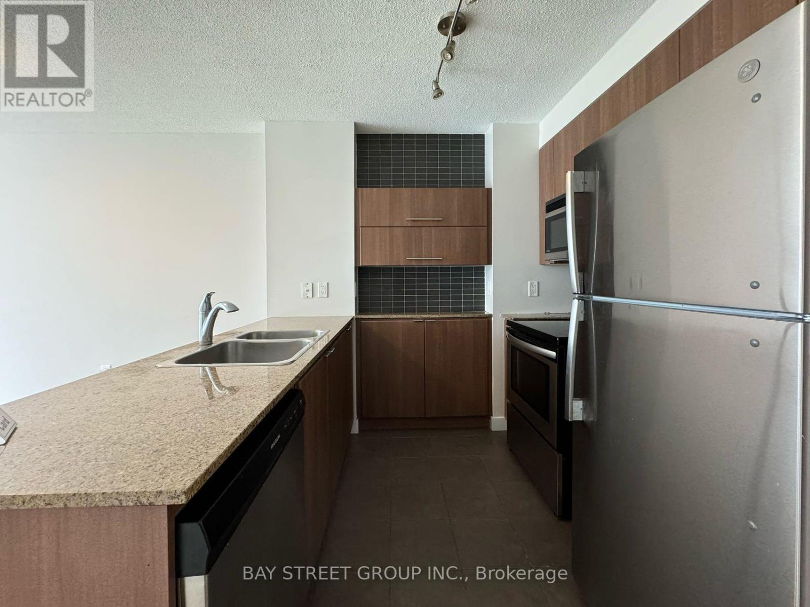 807 - 11 Brunel Court, Toronto, Ontario  M5V 3Y3 - Photo 9 - C13759898