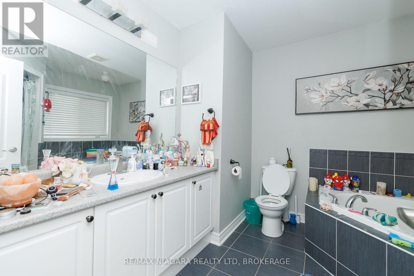 33 Colonel Lyall Street, St. Catharines, Ontario  L2P 0B3 - Photo 17 - X13759638