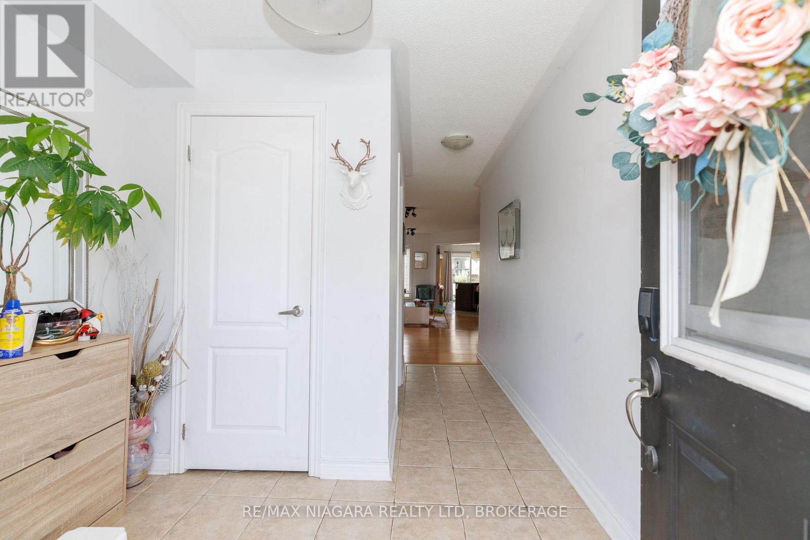 33 Colonel Lyall Street, St. Catharines, Ontario  L2P 0B3 - Photo 4 - X13759638