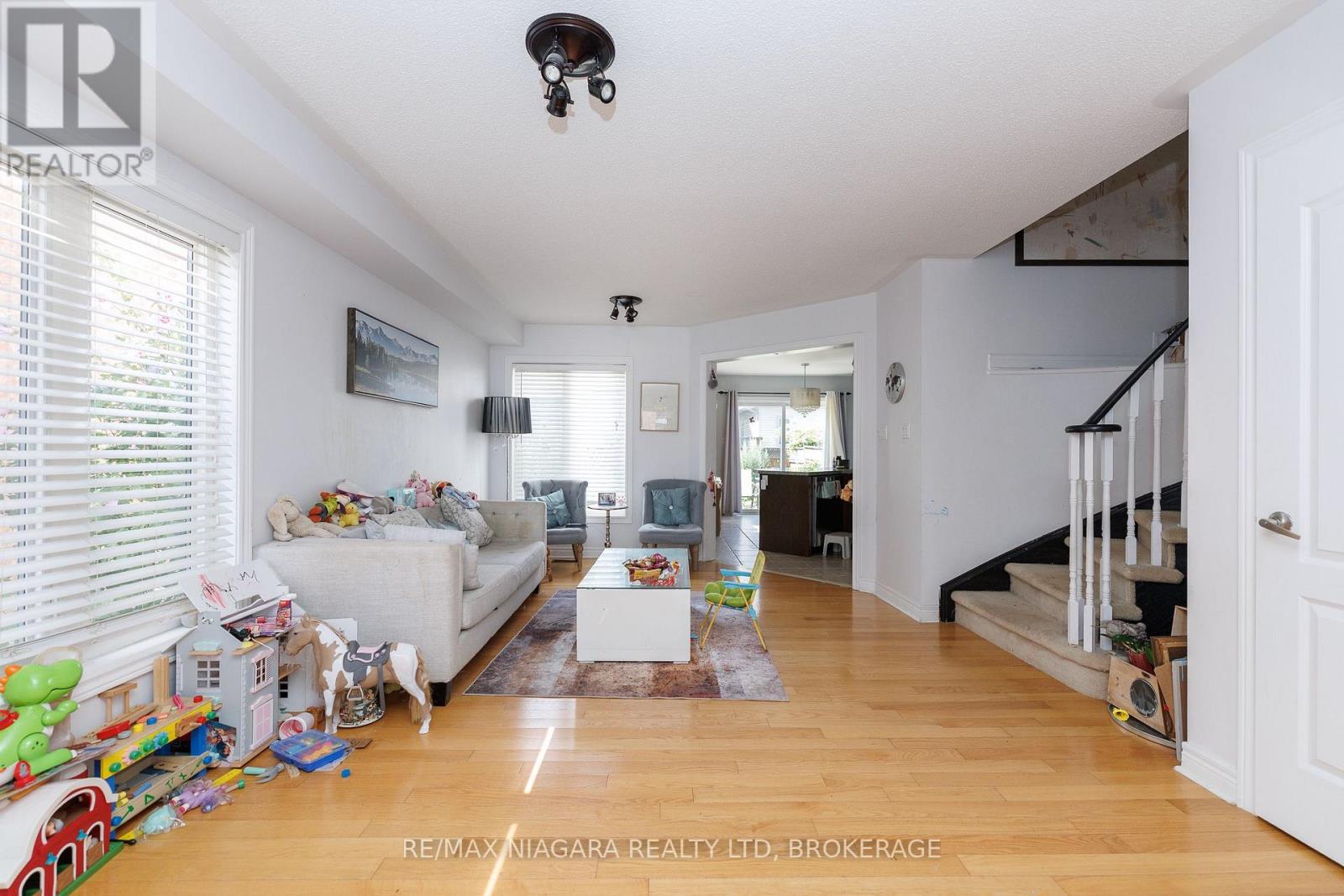 33 Colonel Lyall Street, St. Catharines, Ontario  L2P 0B3 - Photo 7 - X13759638