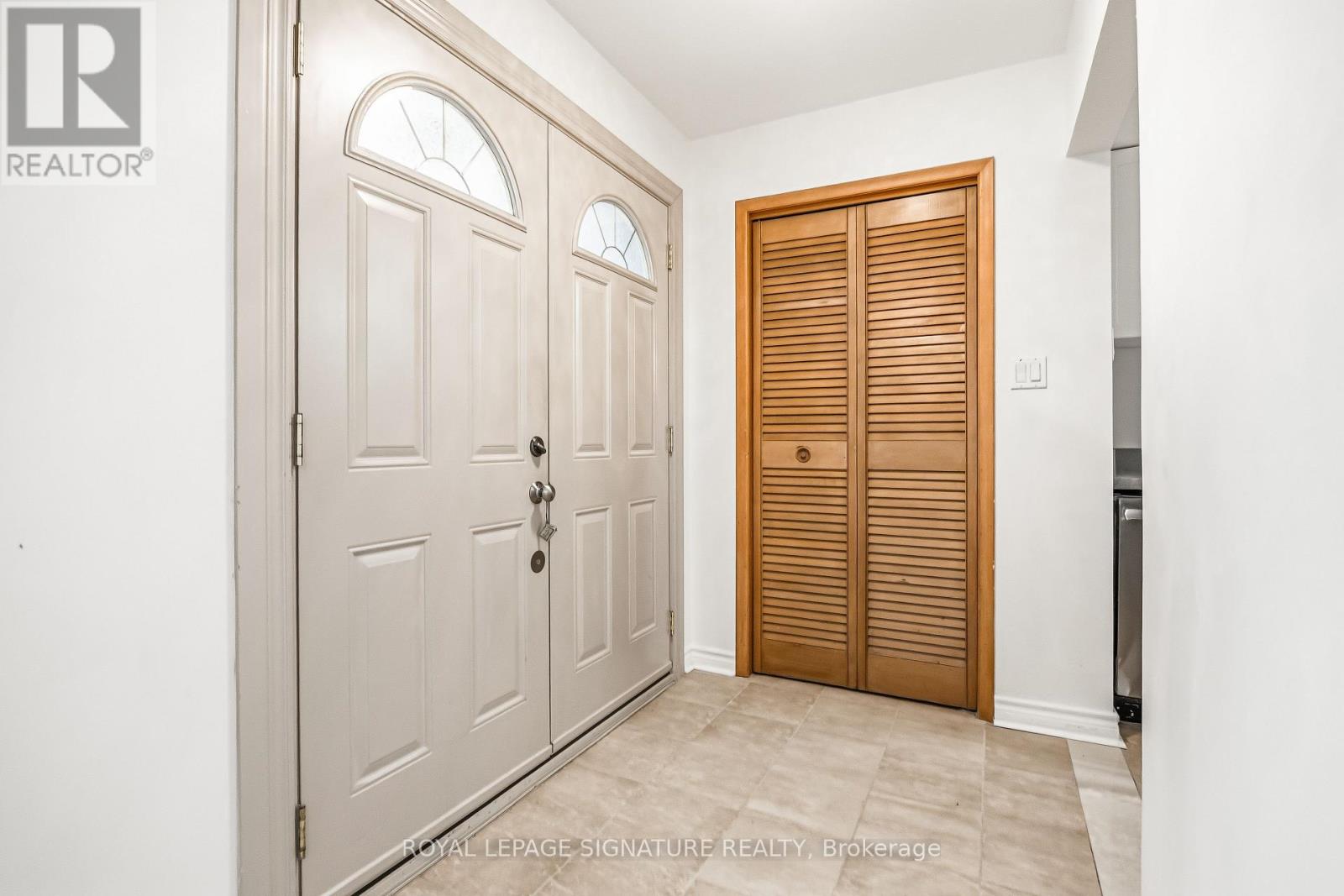 3 Presley Avenue, Toronto, Ontario  M1L 3P4 - Photo 4 - E13759552