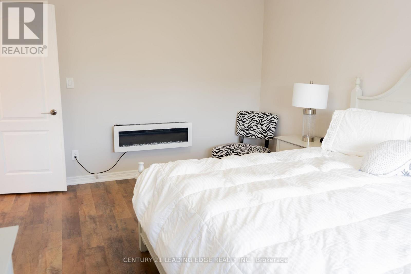 53 Ault Crescent, Whitby, Ontario  L1M 2G7 - Photo 17 - E13759674