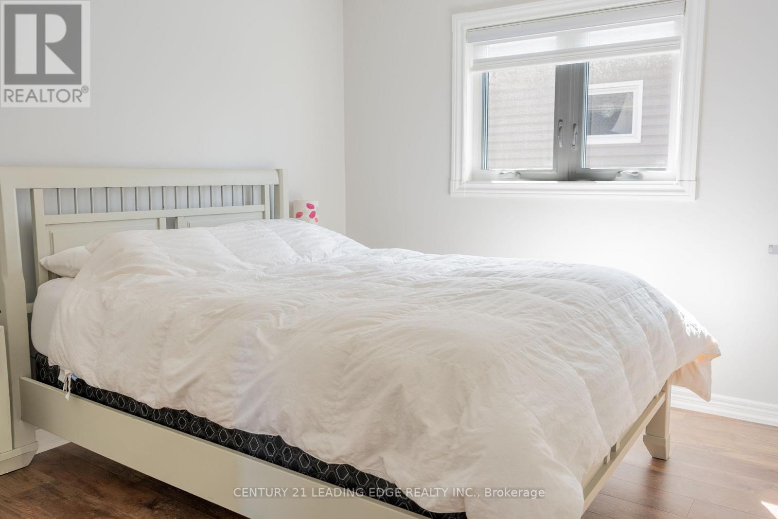 53 Ault Crescent, Whitby, Ontario  L1M 2G7 - Photo 21 - E13759674