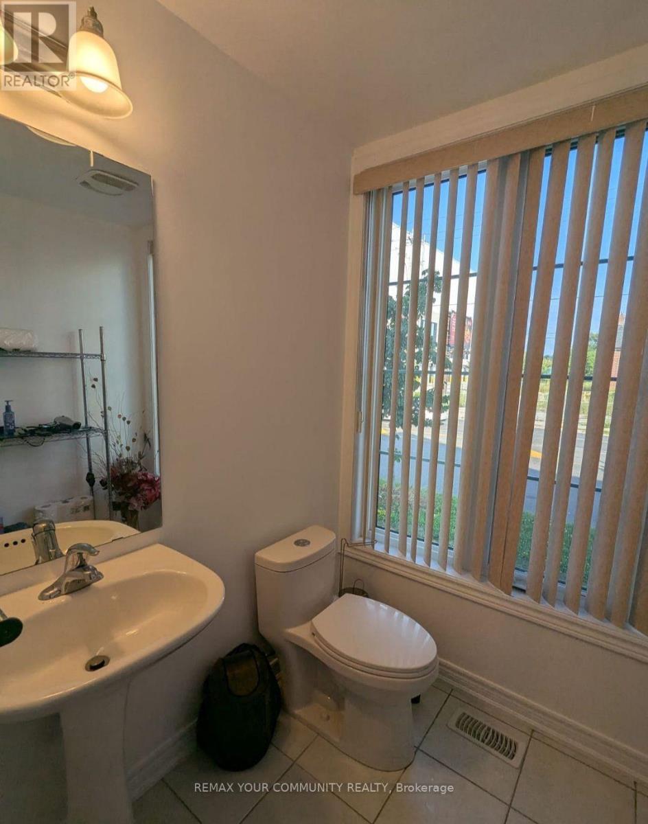 1 Lily Cup Avenue, Toronto, Ontario  M1L 0H4 - Photo 10 - E13759730