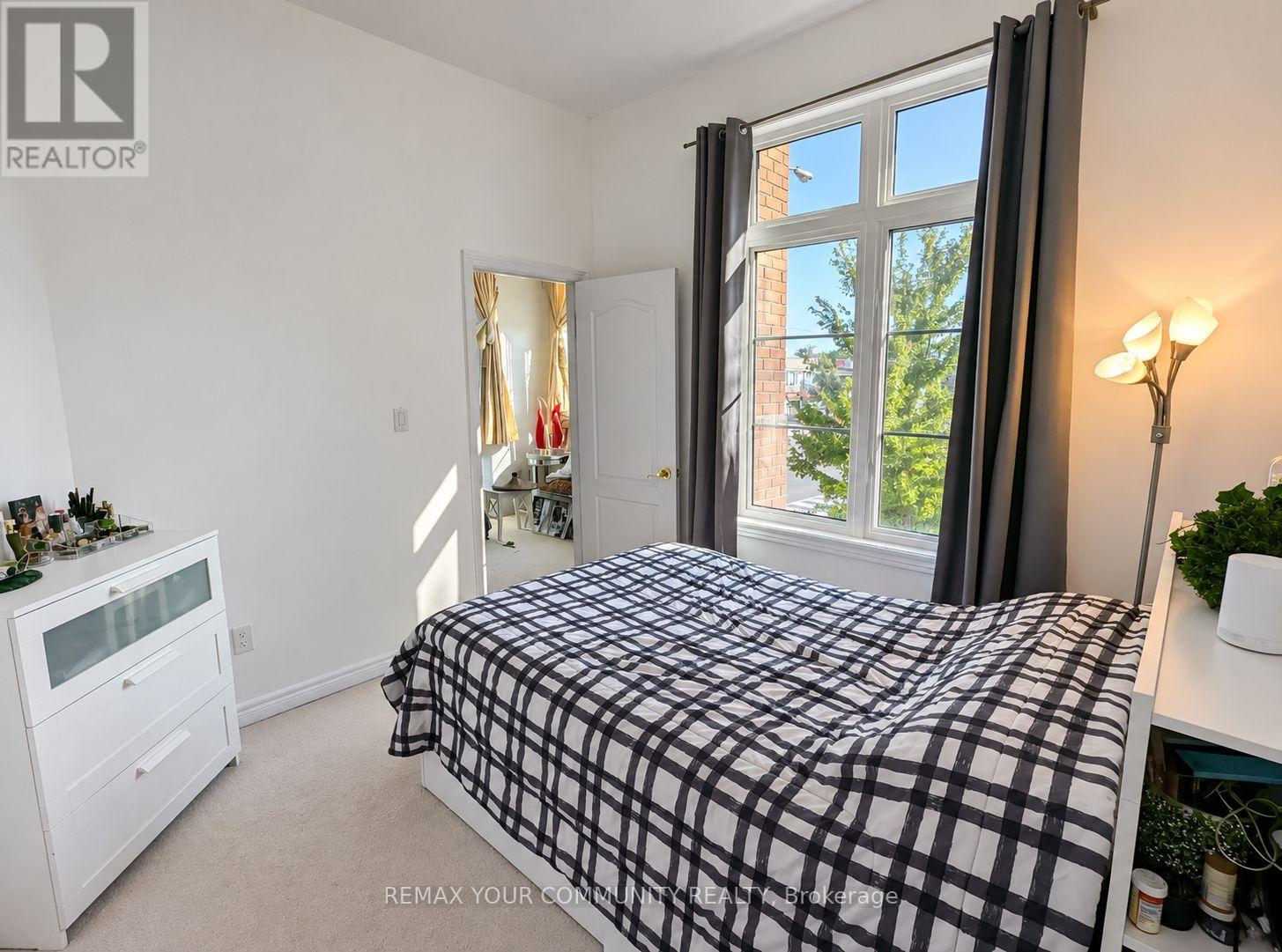 1 Lily Cup Avenue, Toronto, Ontario  M1L 0H4 - Photo 11 - E13759730