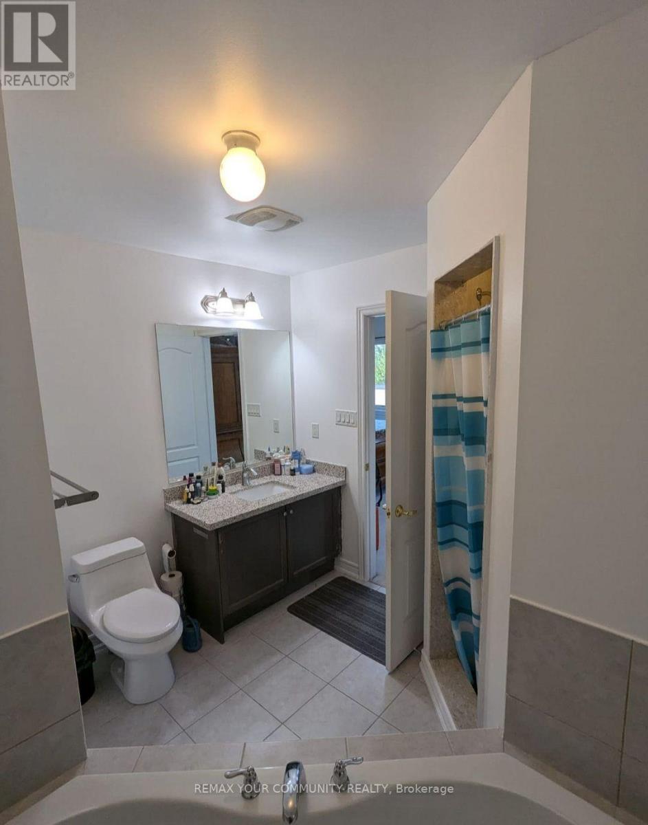 1 Lily Cup Avenue, Toronto, Ontario  M1L 0H4 - Photo 12 - E13759730