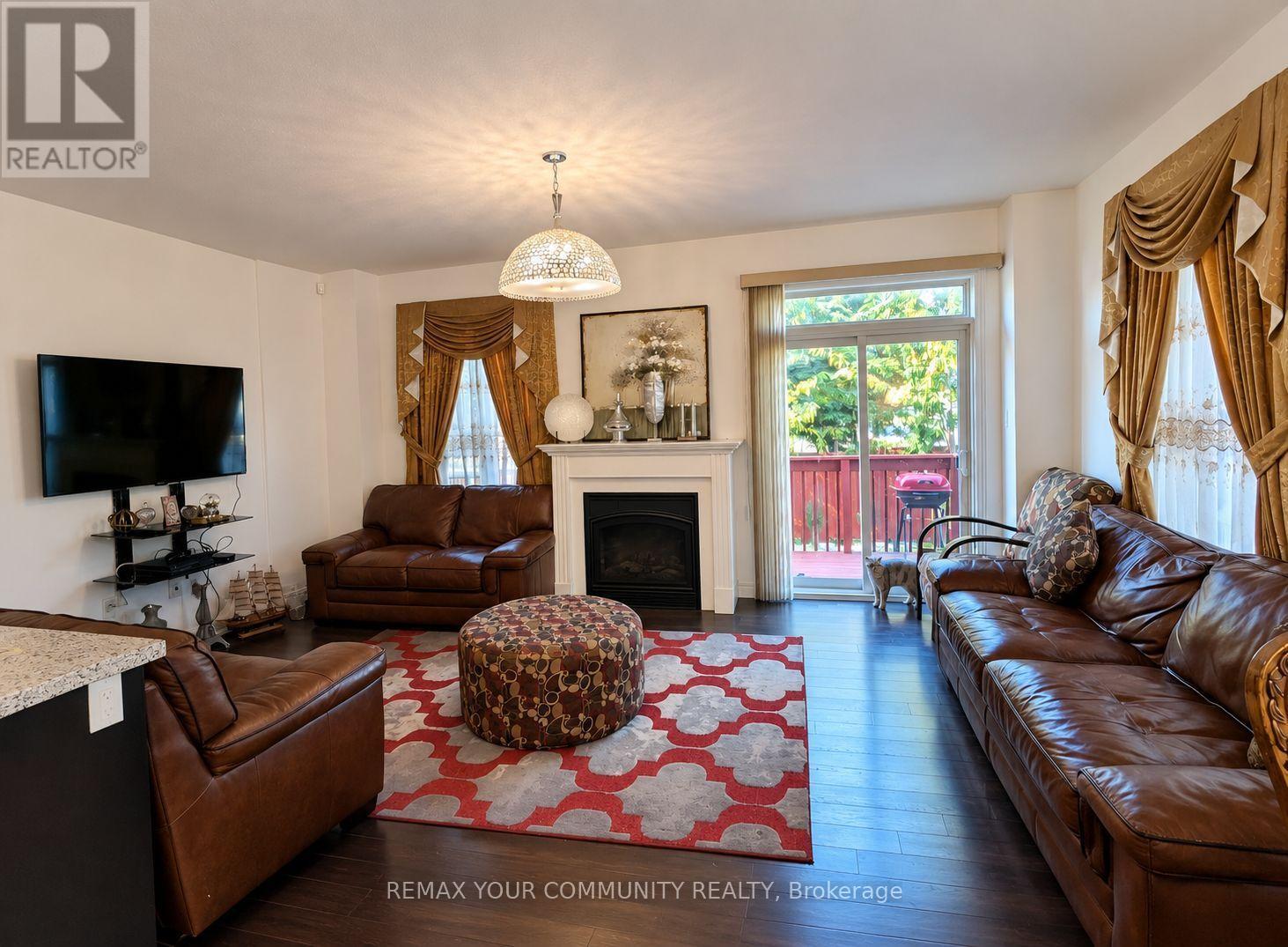 1 Lily Cup Avenue, Toronto, Ontario  M1L 0H4 - Photo 5 - E13759730