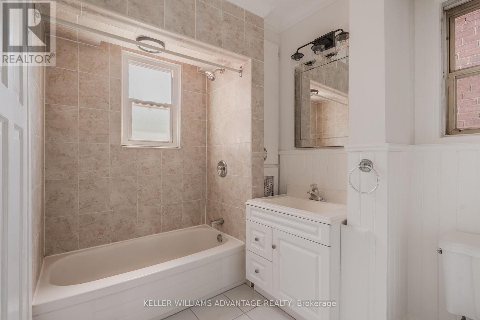 3 Columbine Avenue, Toronto, Ontario M4L 1P2 - Photo 24 - E13759746
