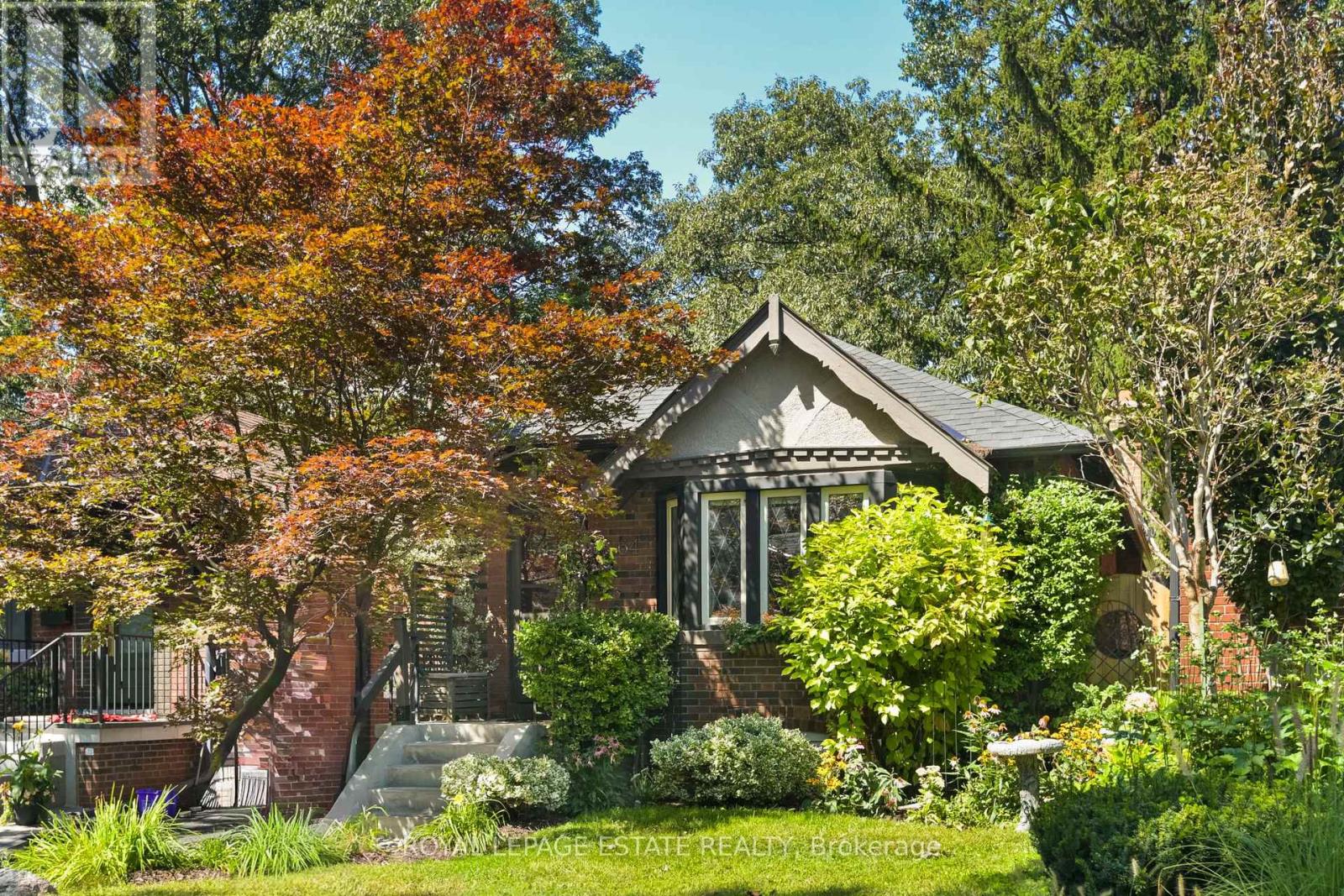 64 WILDWOOD CRESCENT, Toronto, Ontario
