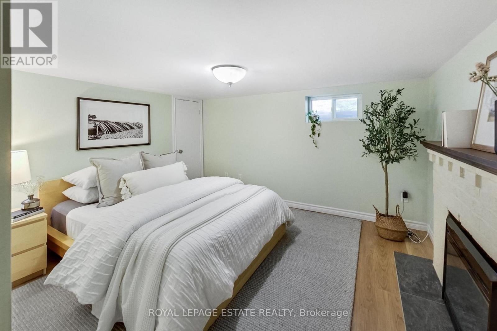 64 Wildwood Crescent, Toronto, Ontario  M4L 2K7 - Photo 16 - E13759912