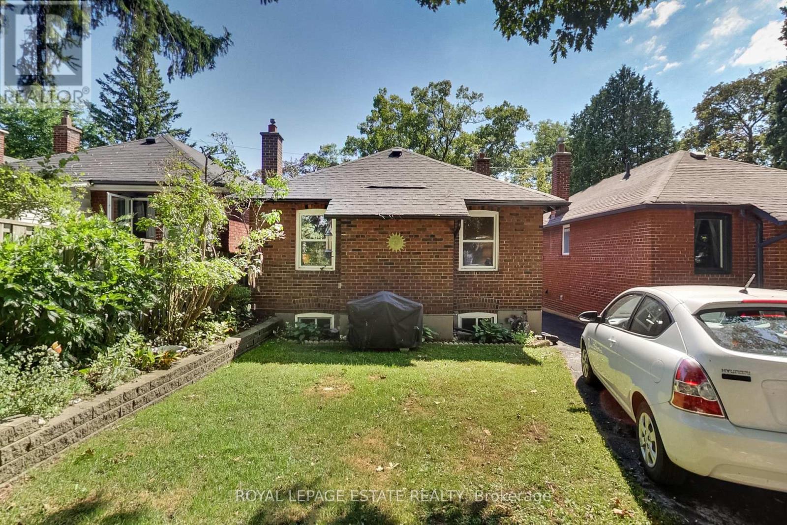 64 Wildwood Crescent, Toronto, Ontario  M4L 2K7 - Photo 20 - E13759912