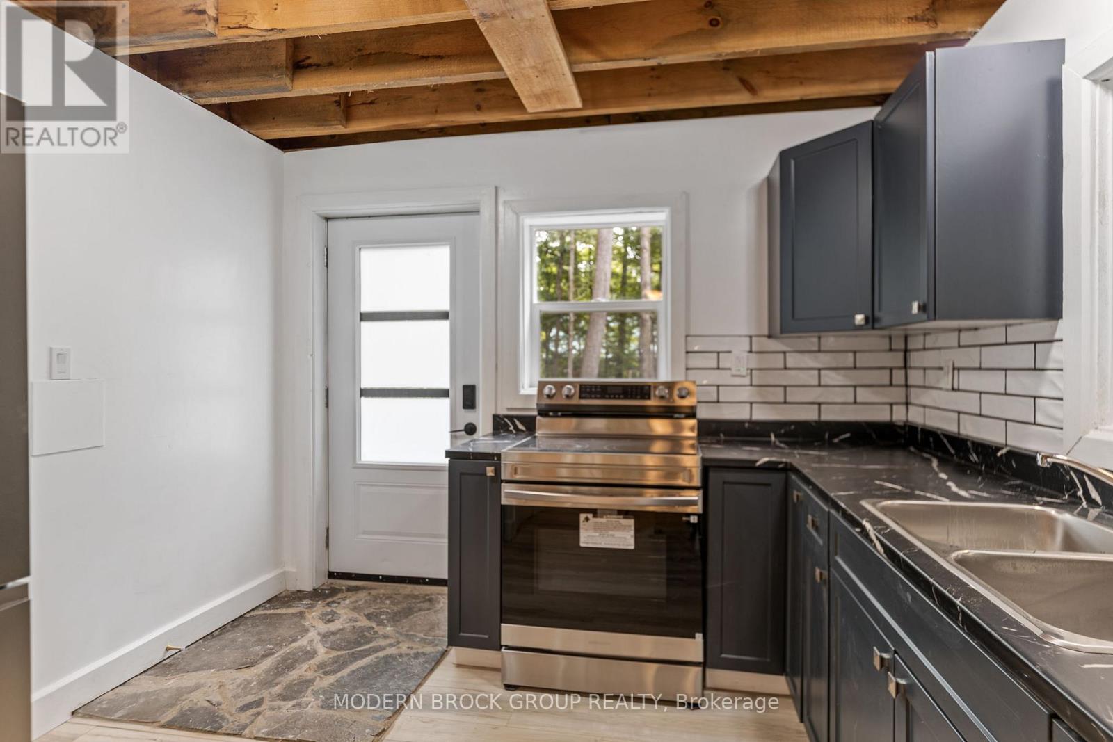 155 Woodvale Road, Leeds And The Thousand Islands, Ontario  K0E 1L0 - Photo 12 - X13759858