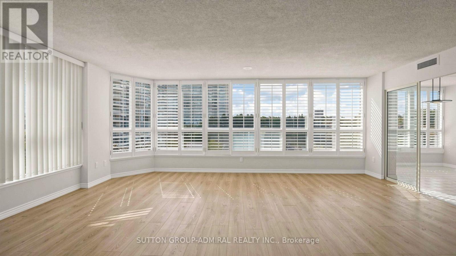 701 - 1 Clark Avenue W, Vaughan (Crestwood-Springfarm-Yorkhill), Ontario  L4J 7Y6 - Photo 10 - N13733560