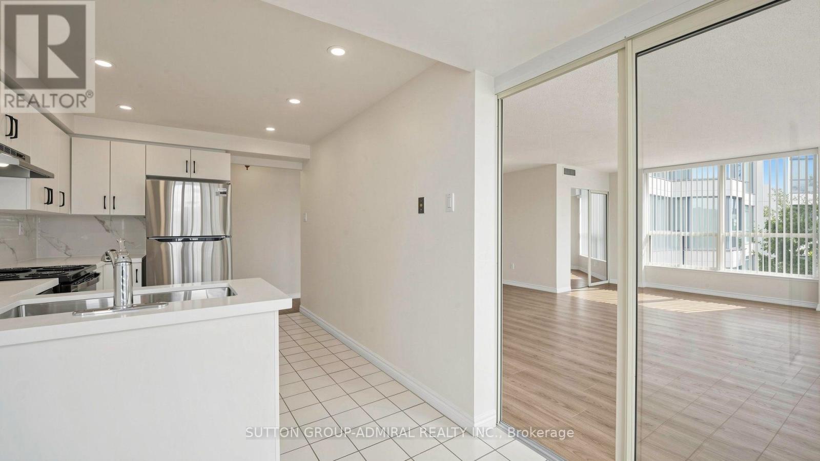 701 - 1 Clark Avenue W, Vaughan (Crestwood-Springfarm-Yorkhill), Ontario  L4J 7Y6 - Photo 19 - N13733560
