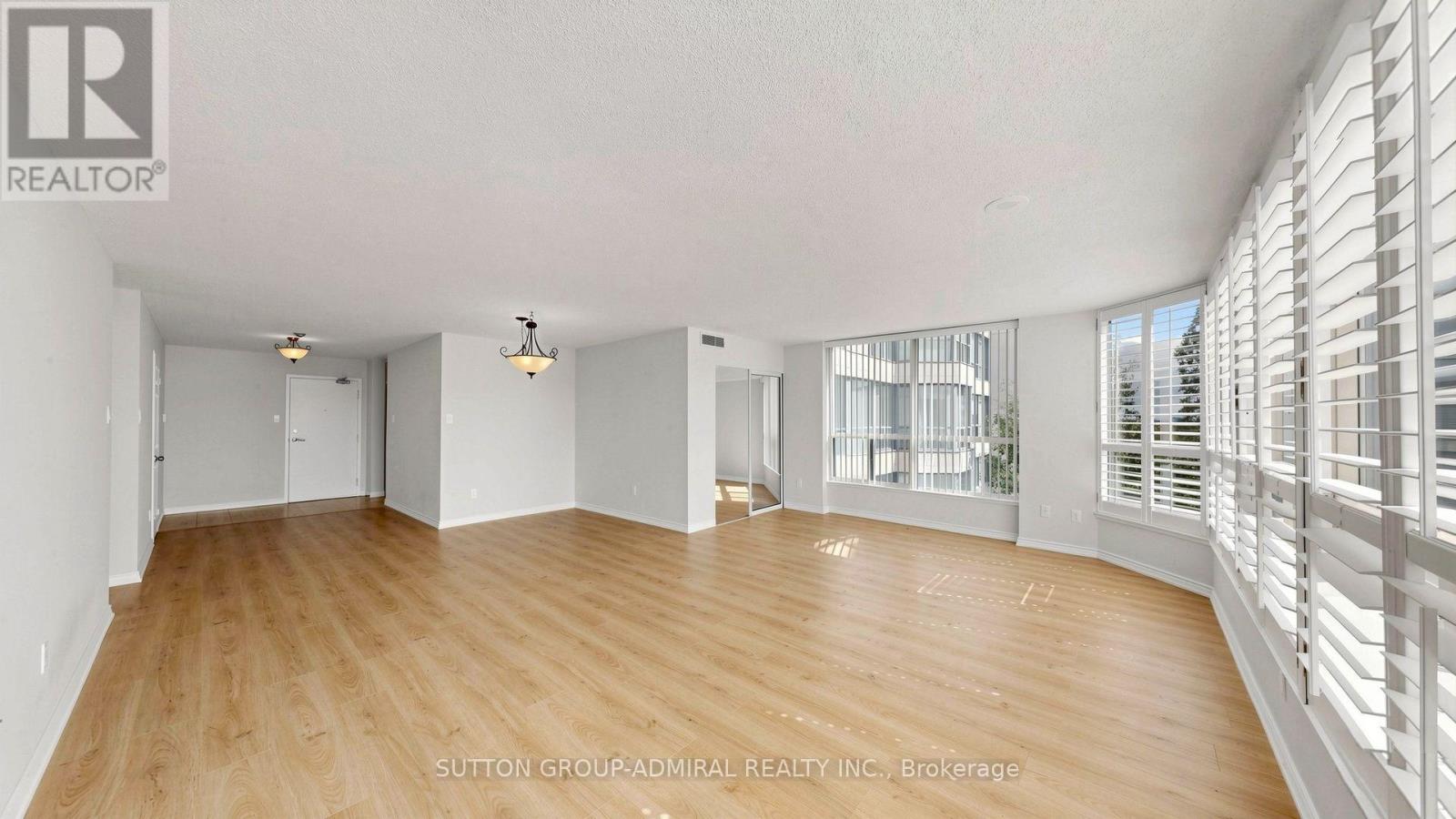 701 - 1 Clark Avenue W, Vaughan (Crestwood-Springfarm-Yorkhill), Ontario  L4J 7Y6 - Photo 6 - N13733560