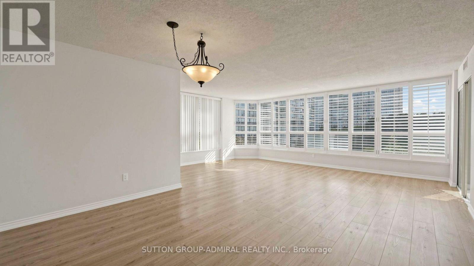 701 - 1 Clark Avenue W, Vaughan (Crestwood-Springfarm-Yorkhill), Ontario  L4J 7Y6 - Photo 7 - N13733560