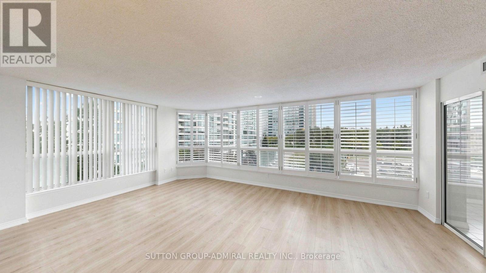 701 - 1 Clark Avenue W, Vaughan (Crestwood-Springfarm-Yorkhill), Ontario  L4J 7Y6 - Photo 8 - N13733560