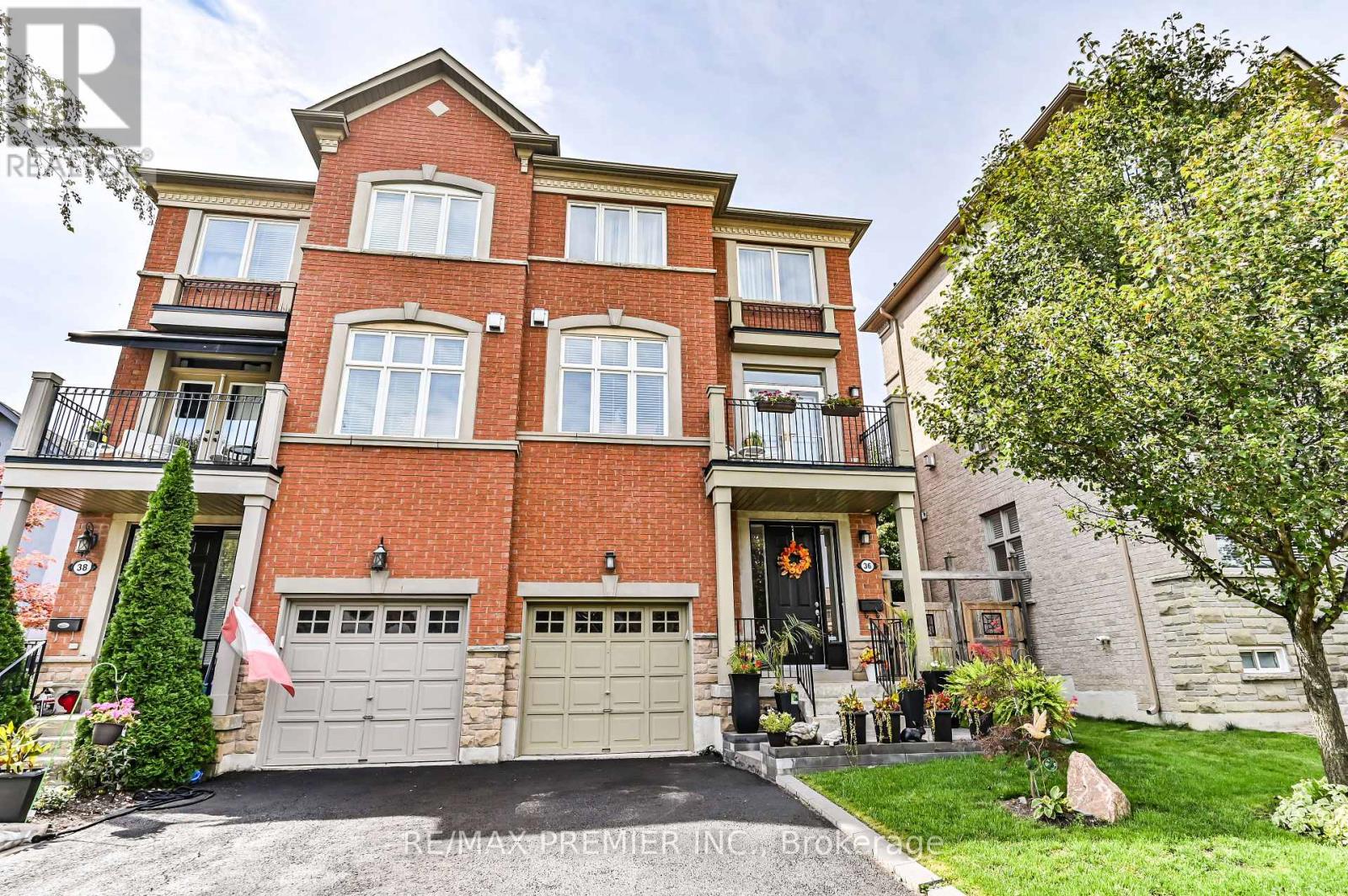 36 HELEN STREET, Vaughan, Ontario
