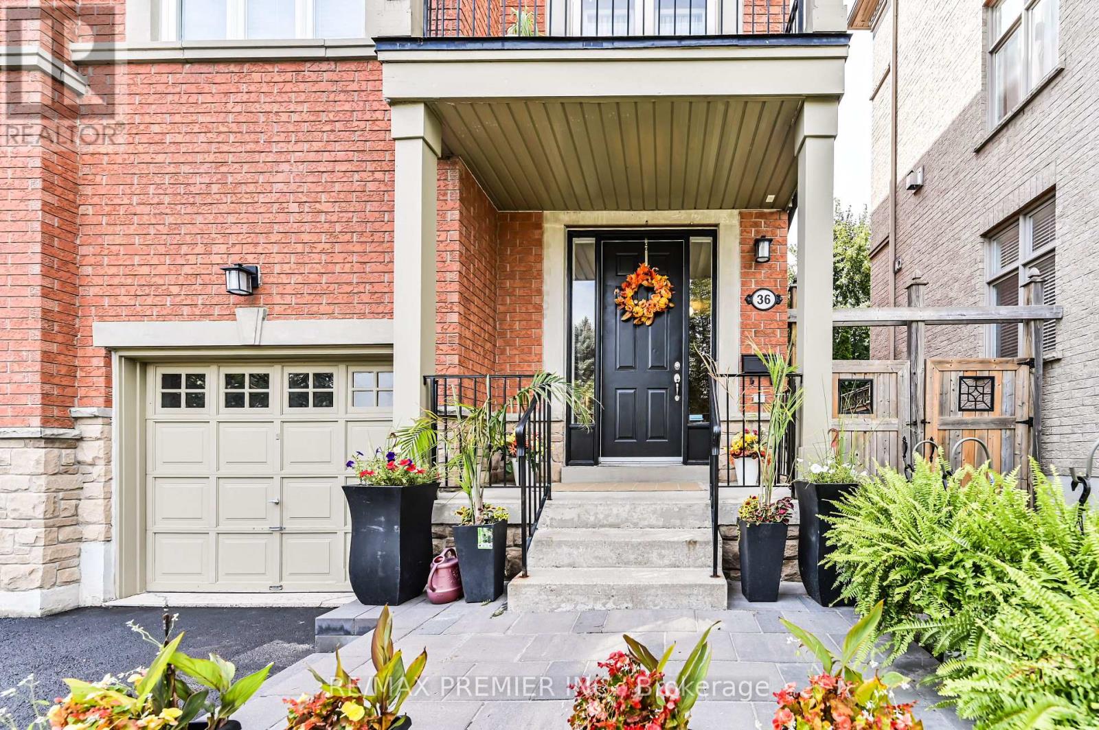 36 Helen Street, Vaughan, Ontario  L4L 3S3 - Photo 3 - N13759550