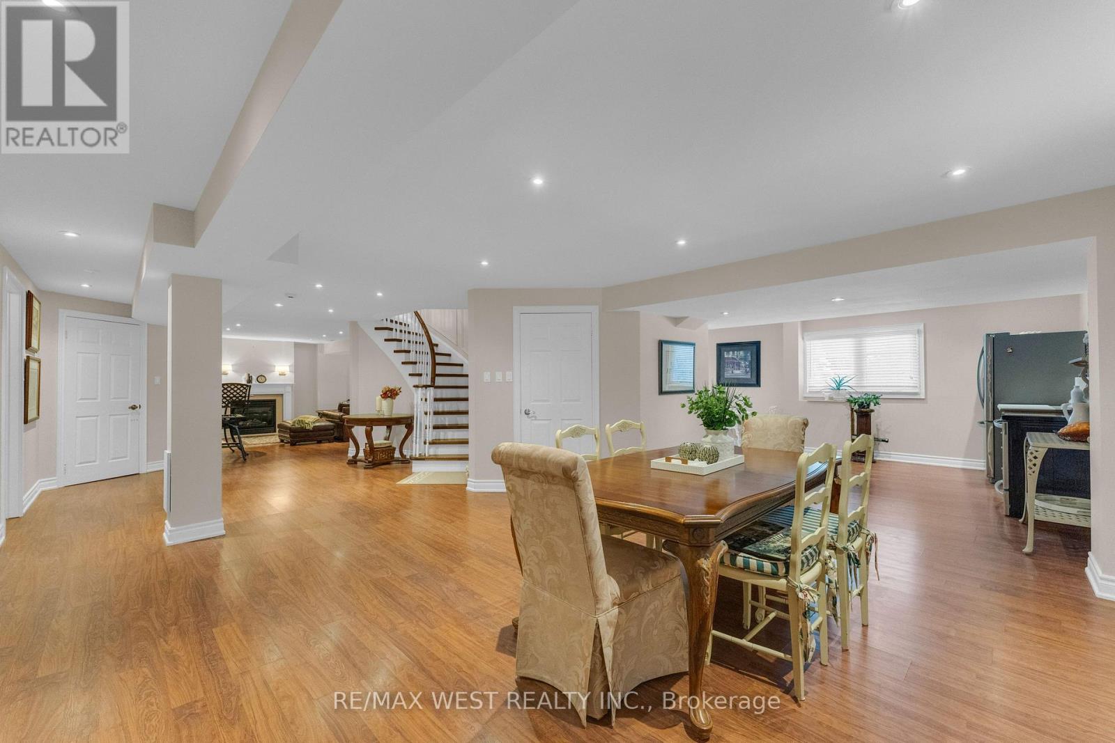 93 Fern Valley Crescent, Richmond Hill, Ontario  L4E 2J6 - Photo 38 - N13759570