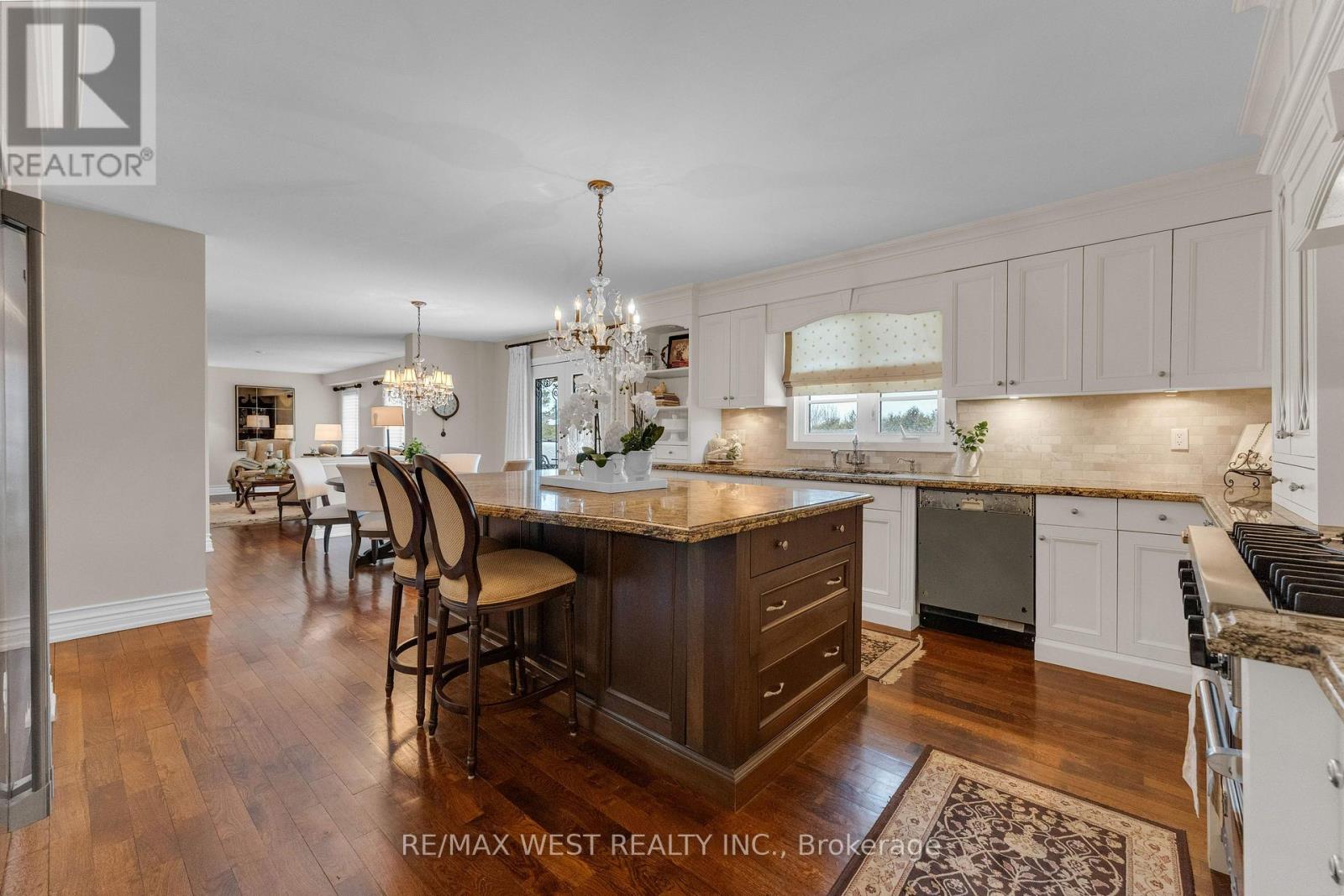 93 Fern Valley Crescent, Richmond Hill, Ontario  L4E 2J6 - Photo 6 - N13759570