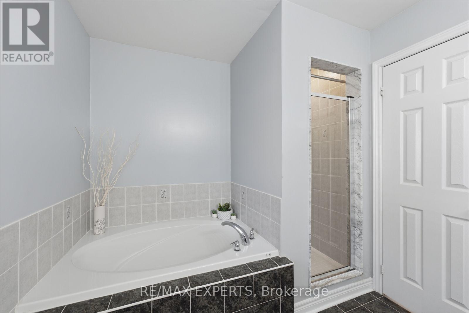 1 Cetona Avenue, Vaughan, Ontario  L4H 2Z8 - Photo 27 - N13759852