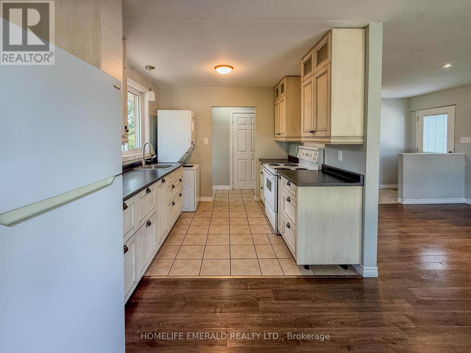 131 Cundles Road E, Barrie, Ontario  L4M 3A1 - Photo 11 - S13759634