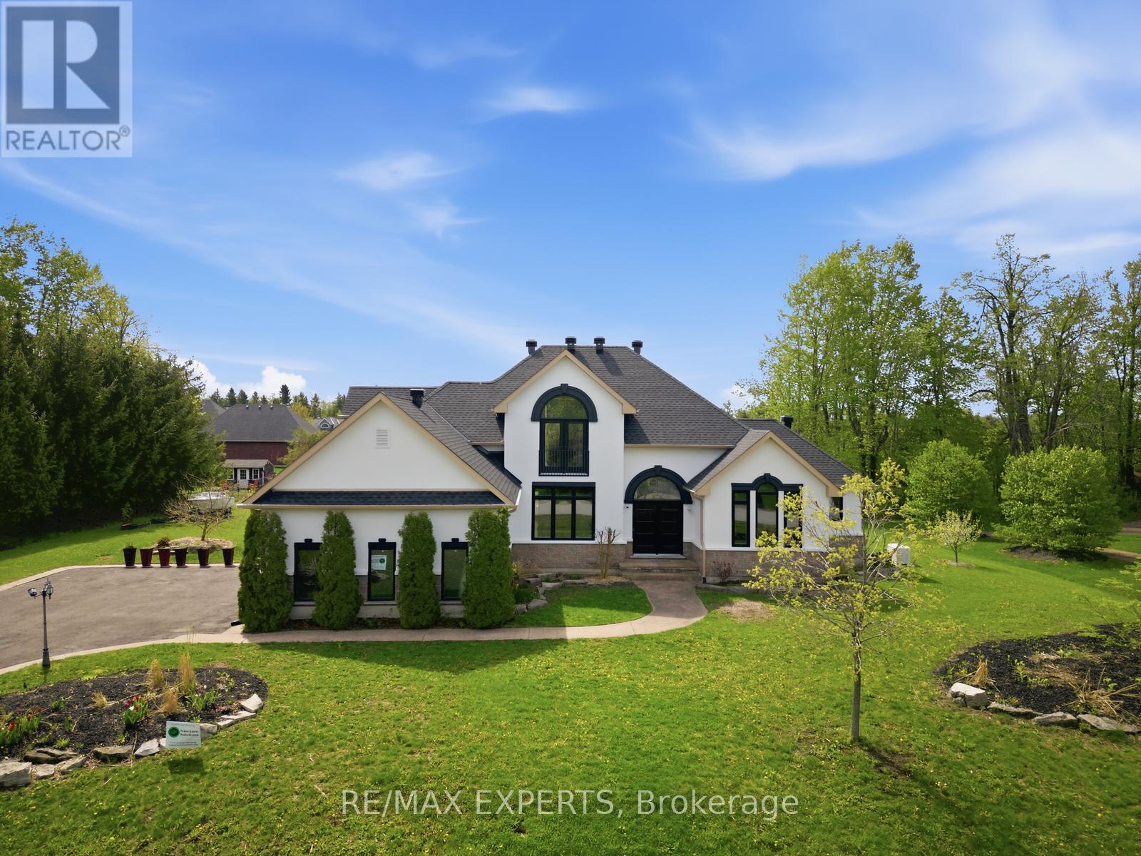 11 Basswood Circle, Oro-Medonte, Ontario  L0L 2L0 - Photo 1 - S13759884