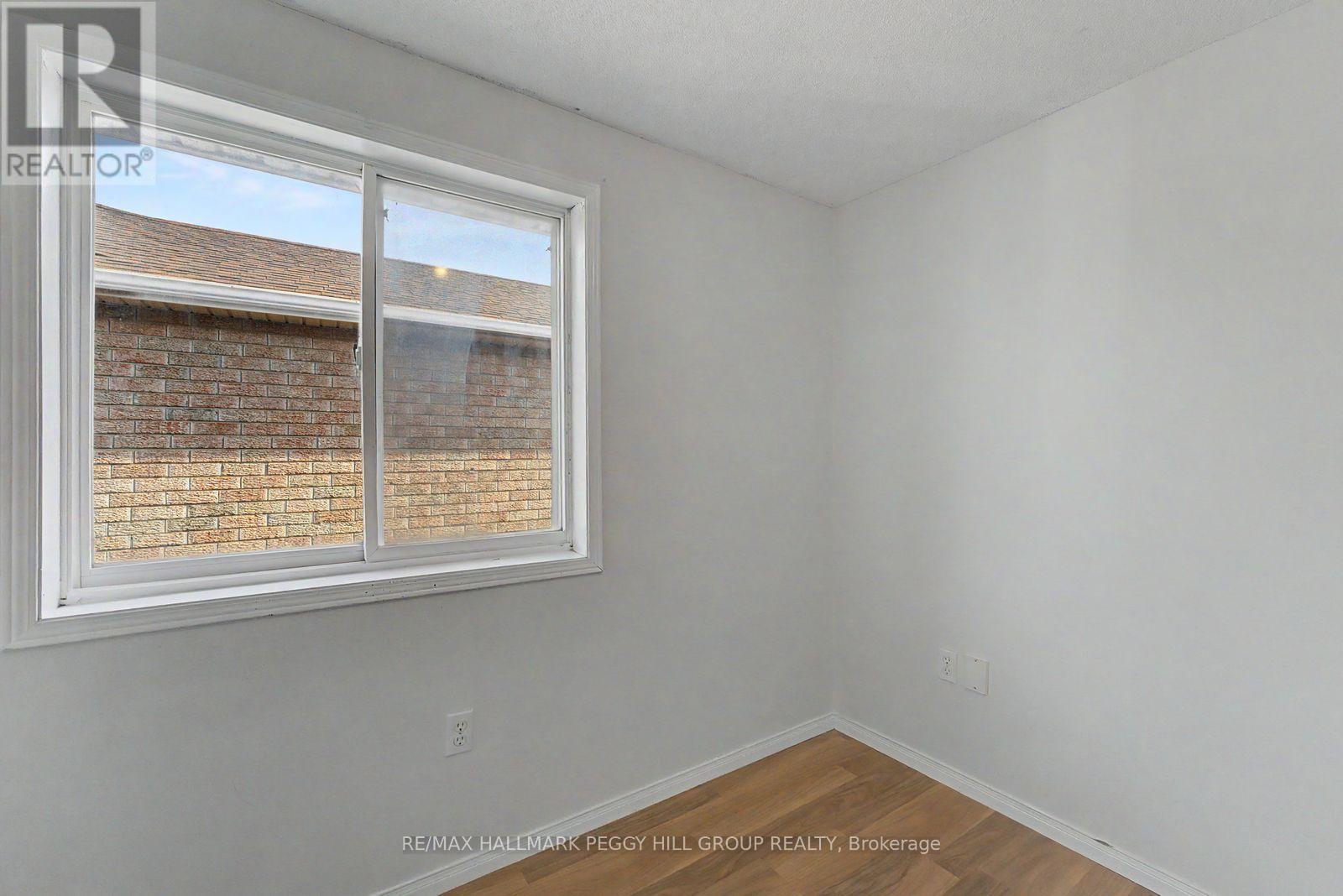 8 Epsom Road, Barrie, Ontario  L4M 6R7 - Photo 11 - S13759904